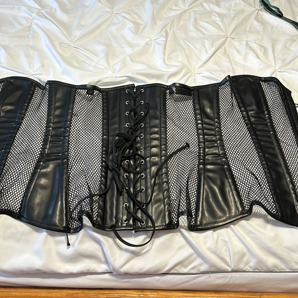 Daisy Corset - Picture 9 of 14